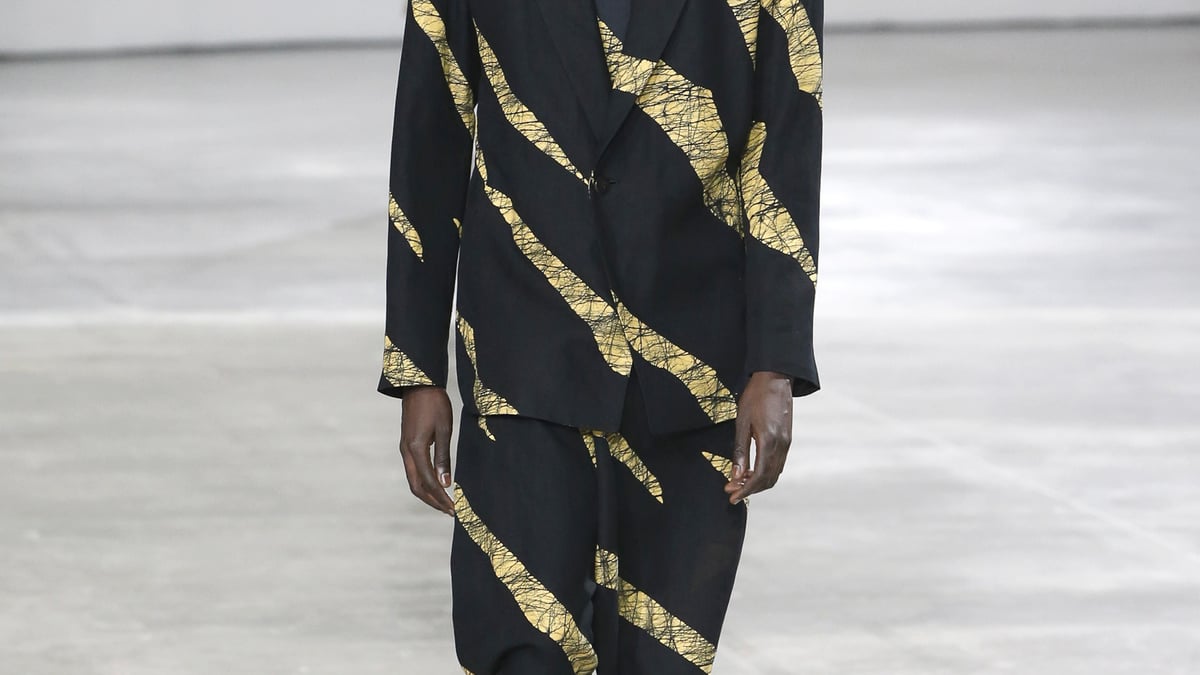 ISSEY MIYAKE MEN 2019-20秋冬 | パリ | 画像42枚 - FASHIONSNAP